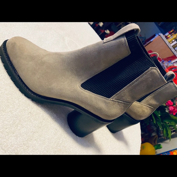Brand New Fine Leather/Suede Ankle Boots By FIND - box 23 - Picture 3 of 7